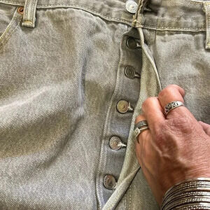 Levi’s 501 cut off cuffed hem light gray wash men’s shorts